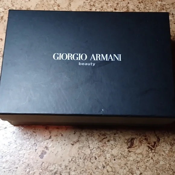 Giorgio Armani Limited Edition Red Makeup case/Clutch, NIB - Picture 6 of 6